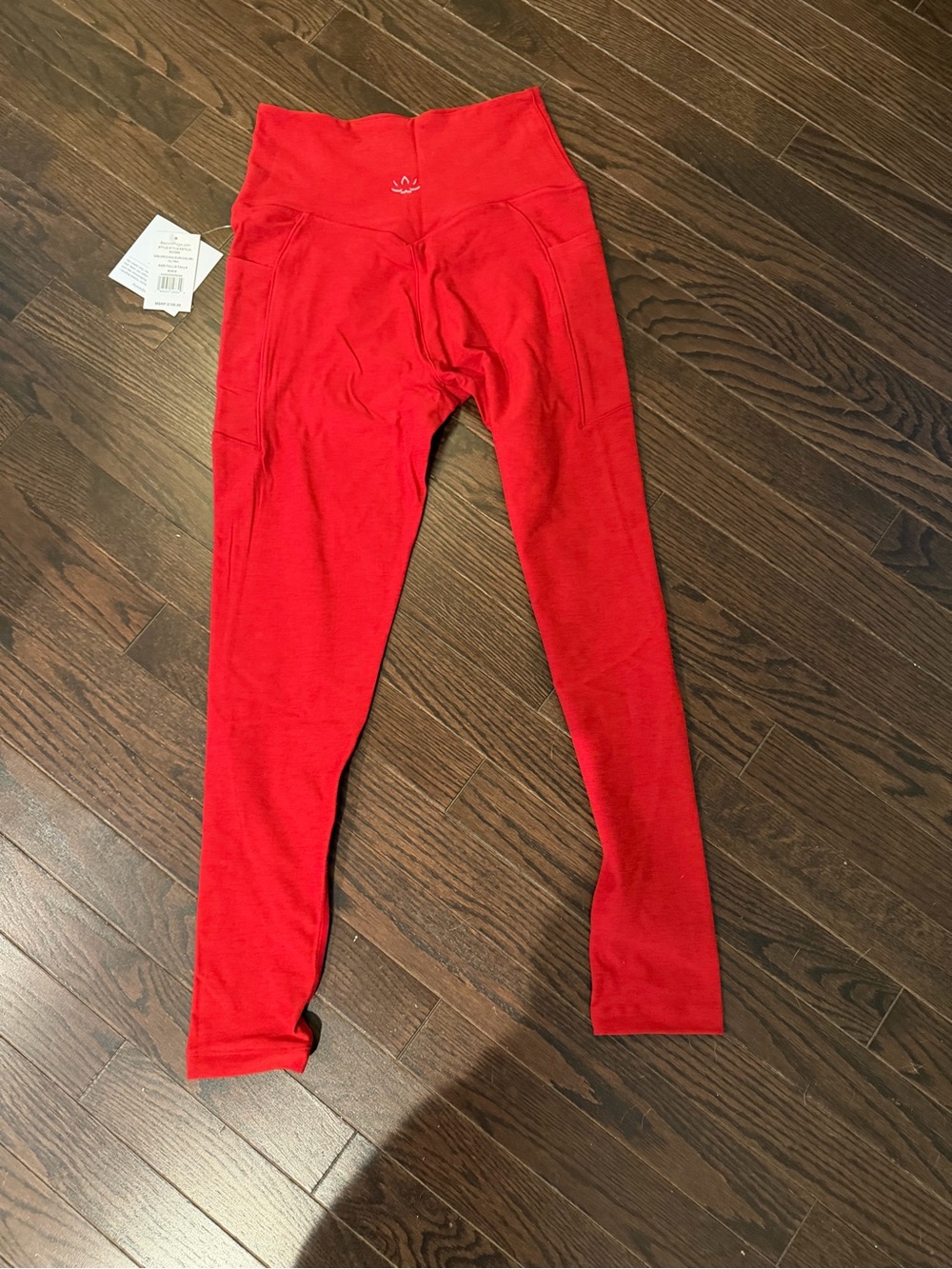 Beyond Yoga Holly Red Heather Spacedye set. NWT. Size M. - Picture 3 of 5